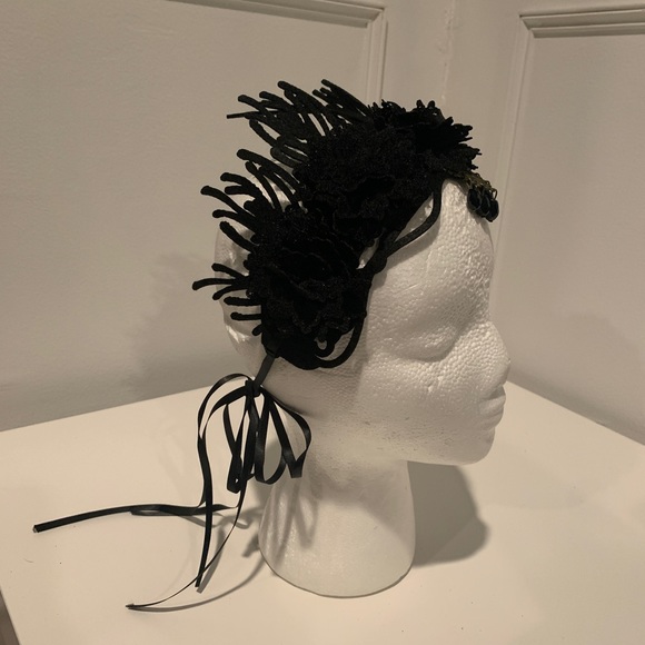 Goth Headdress - Picture 3 of 4